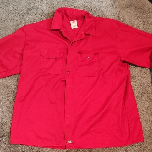 Dickies Red Short Sleeve Button-Up Shirt - Picture 1 of 5